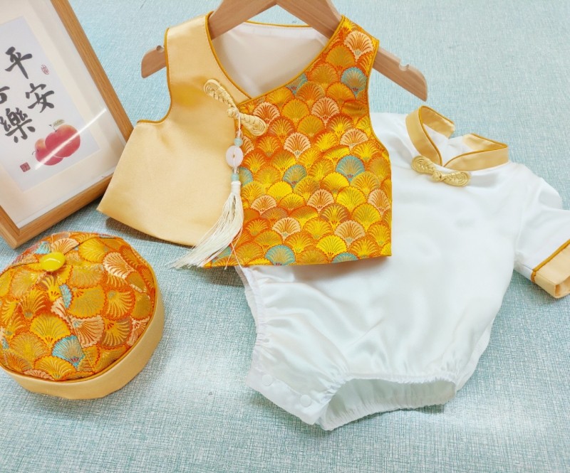 真丝金色包P礼服宝宝满月百日宴