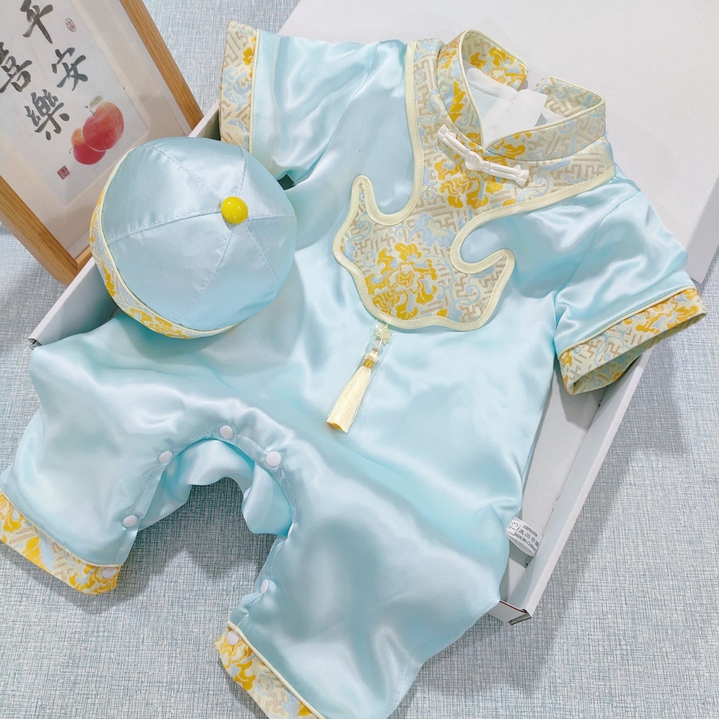 宝宝百天衣服桑蚕丝抓周宴