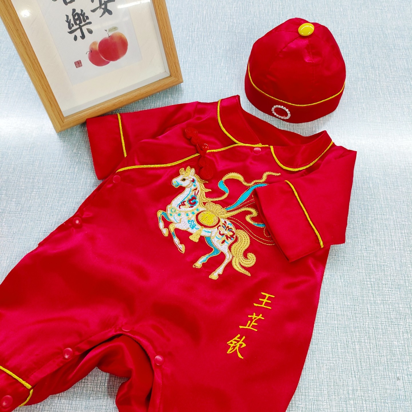宝宝满月百天桑蚕丝连体衣