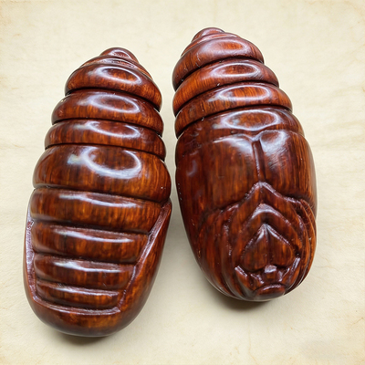 犀牛角紫檀蚕蛹可转动雕刻把件