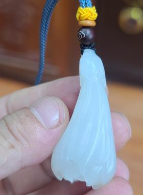 新疆和田白玉山料玉兰花挂件吊坠 xx19013