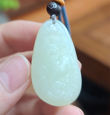 小石头和田玉挂件马吊坠123