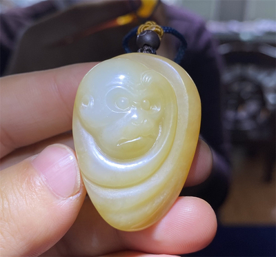 小石头和田玉挂件籽料