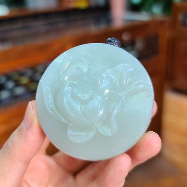 新疆和田白玉籽料荷花镯子芯手把件观音佛宝宝锁平安扣xx12024