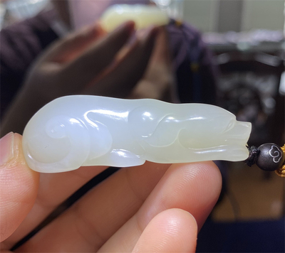 小石头和田玉挂件籽料