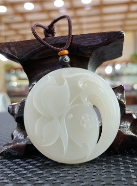 新疆和田白玉籽料兰花平安扣项链