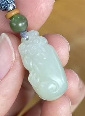 小石头和田玉挂件籽料