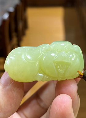 新疆和田黄玉小吊坠生肖猪 （发财猪）挂件吊坠把件ld14054