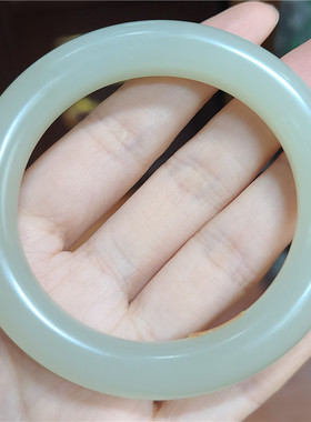 新疆和田白玉山料手镯  弥勒佛观音  xx09065