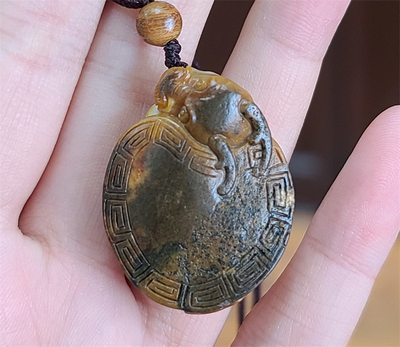 小石头和田玉黄沁籽料龙龟