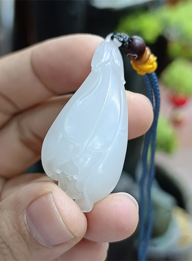 小石头和田玉白玉山料