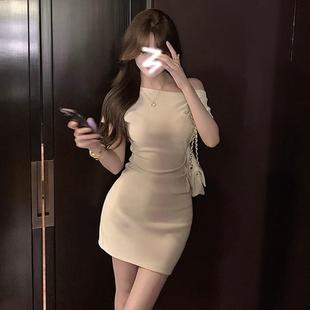 女夏季 纯色斜肩连衣裙2025新款 纯欲收腰显瘦性感褶皱露肩包臀裙