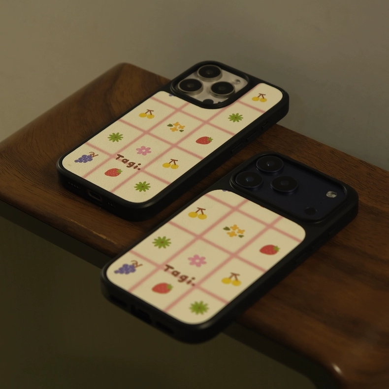 可爱彩色格子水果黑边小羊皮软壳适用苹果iPhone16promax手机壳15pro小米14Pro保护套华为mate60P70三星S23