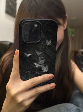 艺术黑色素描蝴蝶适用于苹果IPhon15promax/15pro/14/13/12/11/xr菲林小众高级感不会撞壳的手机壳个性男女款