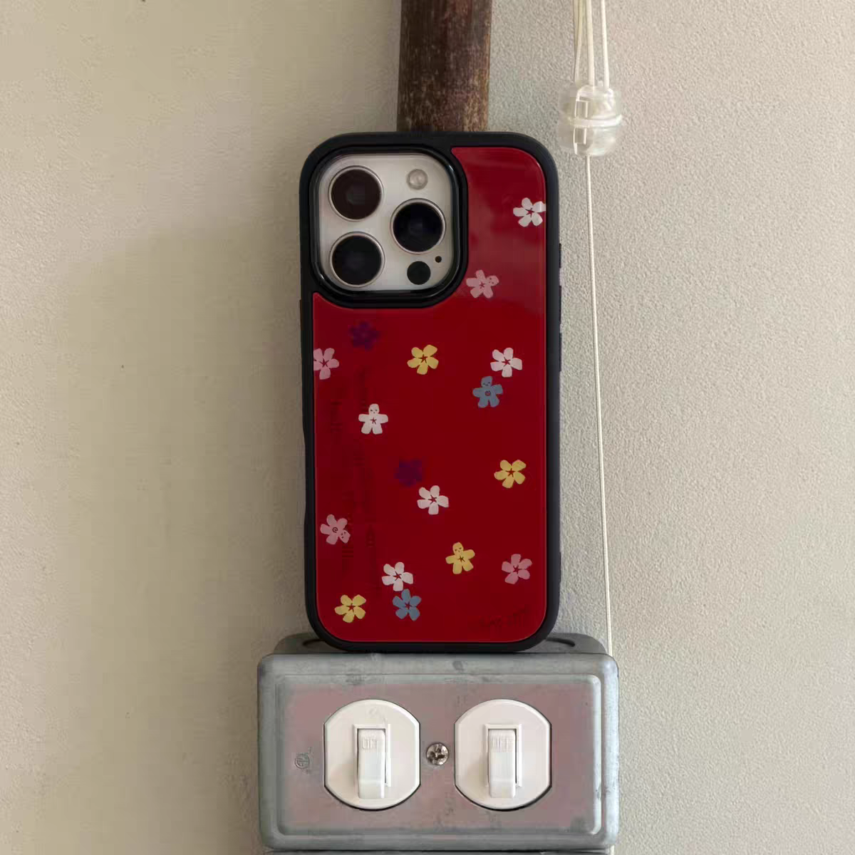 ins原创花花小人秋冬新款黑边滴胶手机壳适用苹果iPhone17promax手机壳软边16防摔15原创14可爱13保护套12/11