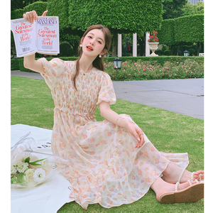 粉色甜美减龄碎花连衣裙女2025夏新款法式温柔风今年流行漂亮裙子图片