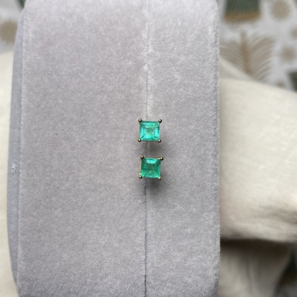 「方寸集｜祖母绿方糖18K耳钉 温润有光 均衡之选 日常相伴」