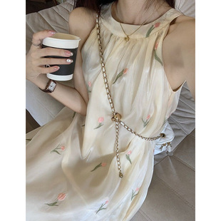 跨境茶歇法式 甜美碎花连衣裙女夏季 温柔风设计感挂脖露肩无袖