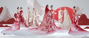 舞加舞礼服租赁 中国风模特走秀霸气舞台大红色演出服 拖尾带披风