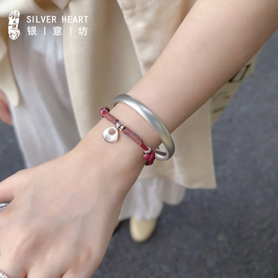 手镯高颜值学生党古法素圈9999纯银镯子女款2026新款红绳手链纯银