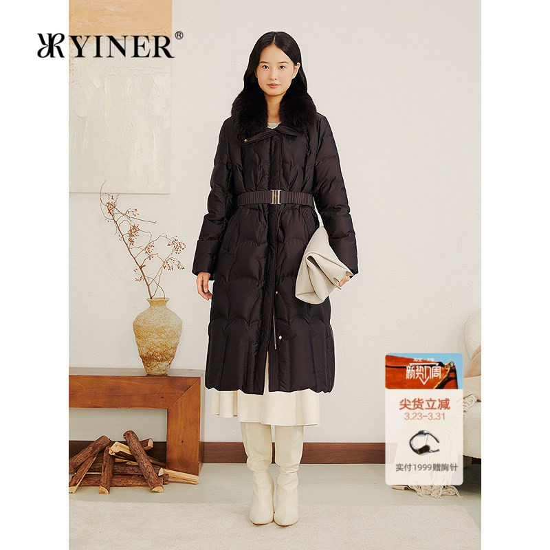 YINER音儿专选2025冬季新款法式柔光缎面中长款狐狸毛领羽绒