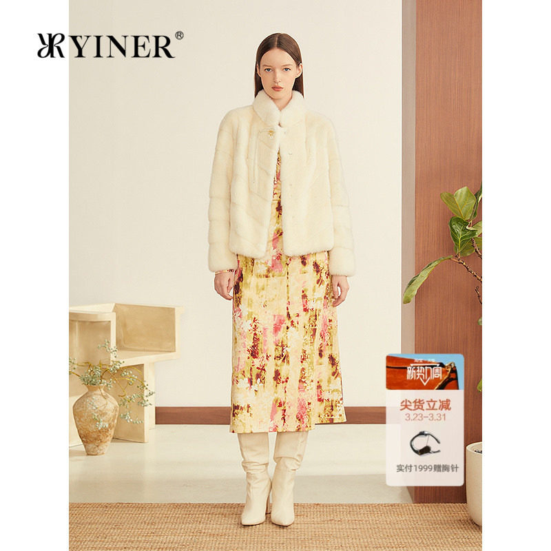YINER音儿2025冬季新款法式奢感进口水貂小立领国风盘扣短款