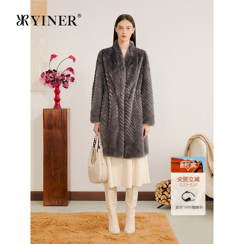 YINER音儿专选2025冬季新款进口水貂割条拼接贴脖领长款皮草