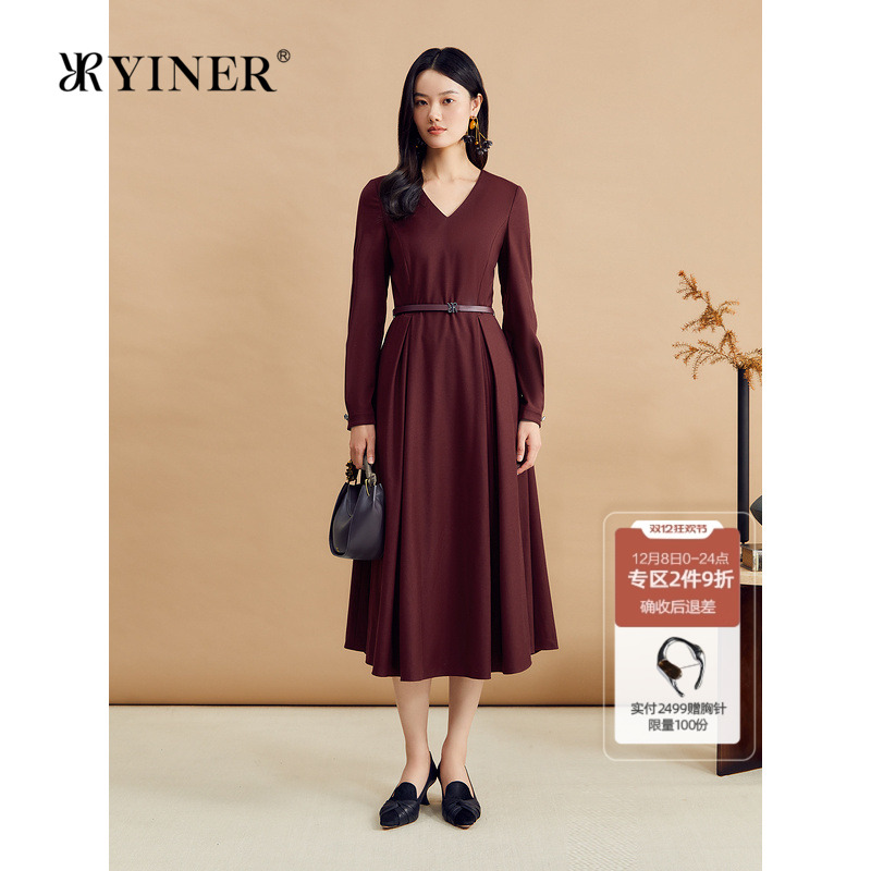 YINER音儿女装冬季法式微醺感安可拉红V领丝光羊毛收腰连衣裙
