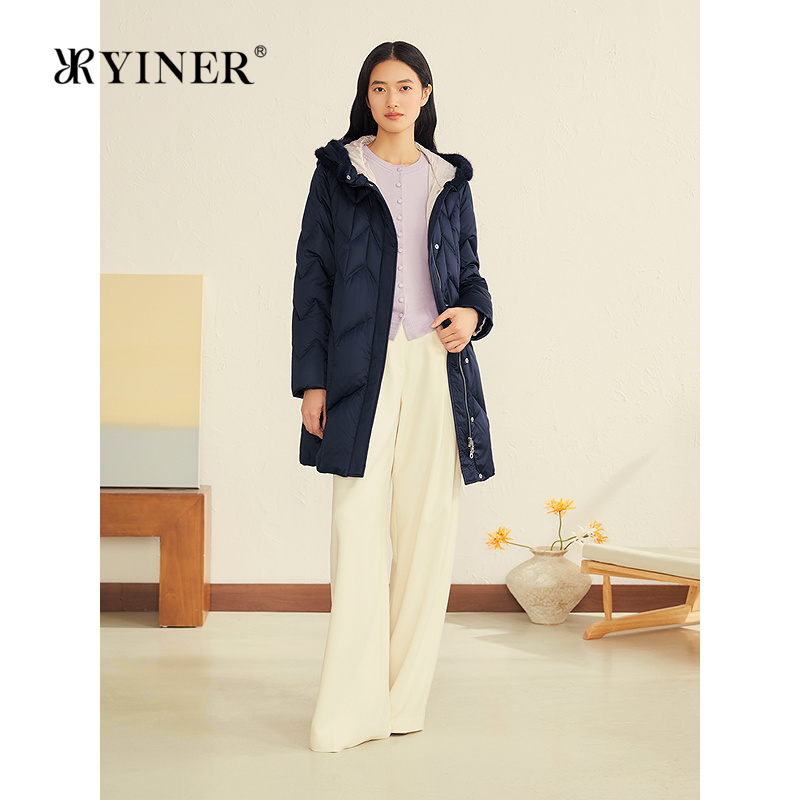 YINER音儿2025冬季新款桑蚕丝缎面水貂毛边立领连帽中长款羽绒服