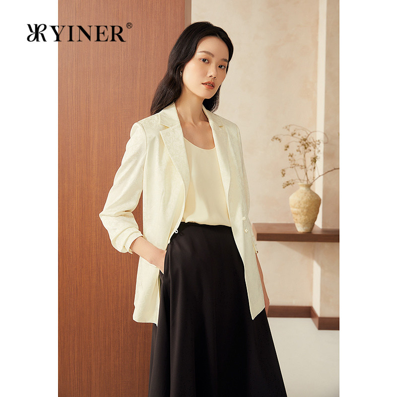 YINER音儿女装春季新中式盘扣桑蚕丝提花西装领短外套