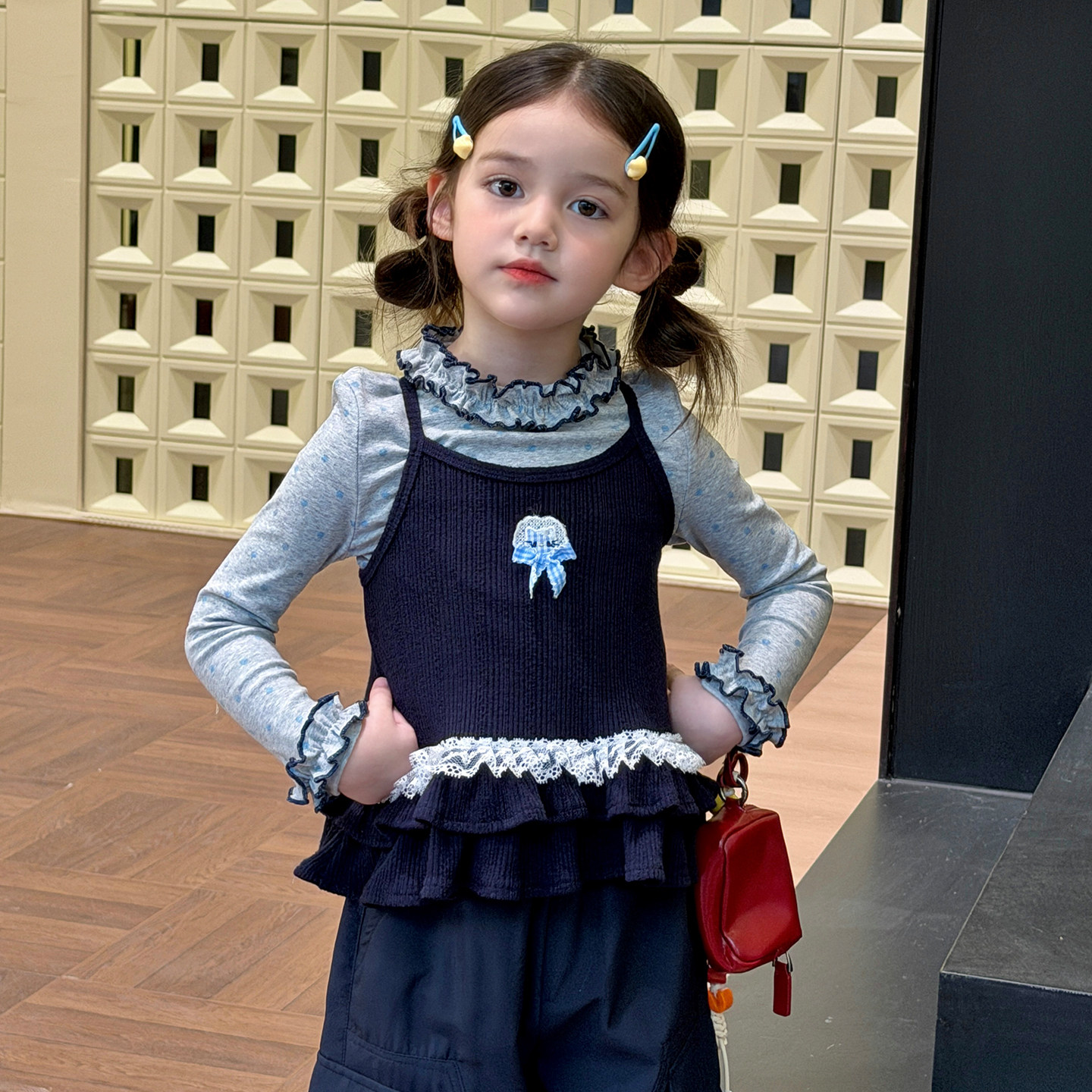 中小女宝秋季日常穿搭蝴蝶结荷叶边坑条上衣女童可爱长袖修身T恤