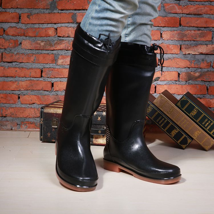 Chaussures - bottes caoutchouc homme pour hiver - semelle tendon - Ref 973909 Image 1