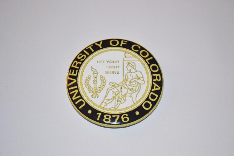 文化周边 科罗拉多大学 徽章胸针胸章冰箱贴启瓶器贴纸 可定制