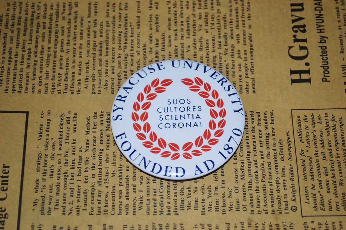 文化周边 世界名校校徽 雪城大学 徽章胸章冰箱贴 可做成贴纸现货