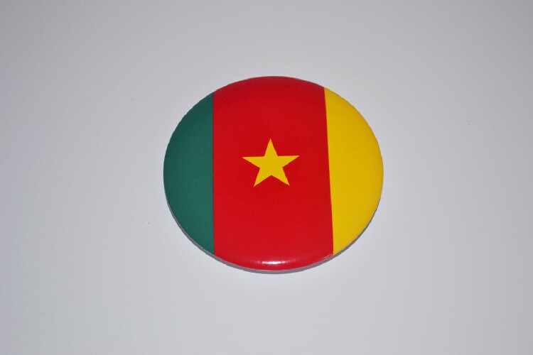 文化周边 喀麦隆 国旗徽章胸章胸针冰箱贴 可定制贴纸墙贴卡贴