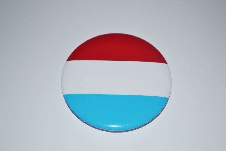 文化周边 卢森堡 国旗徽章胸章胸针冰箱贴 可定制贴纸墙贴卡贴