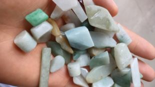 翡翠A货边角小碎料随机发货