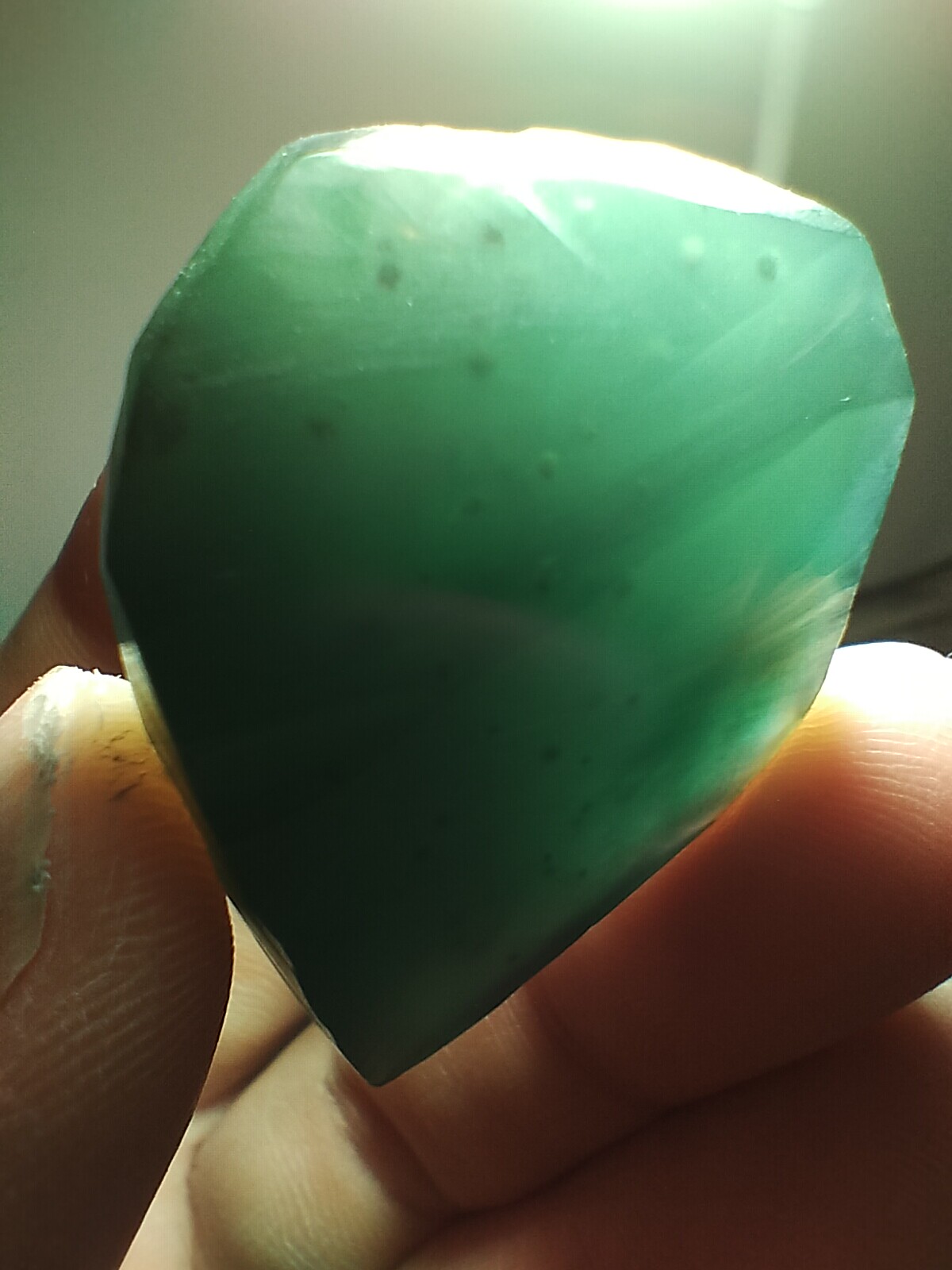 翡翠A货冰种天蓝漂少量绵点大鸽子蛋料25*35*12