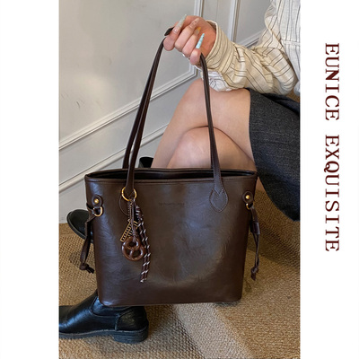 复古真皮大容量通勤托特女包