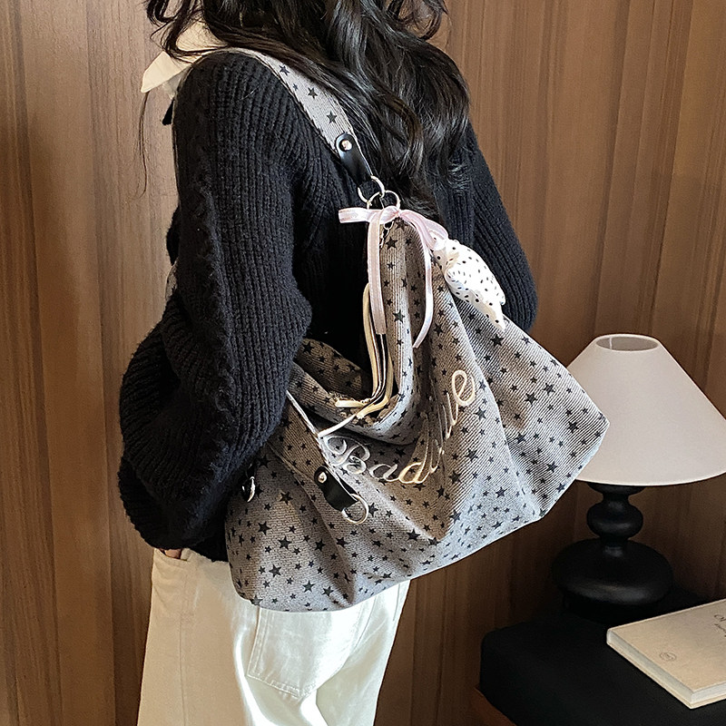 2026新款大容量通勤托特女包