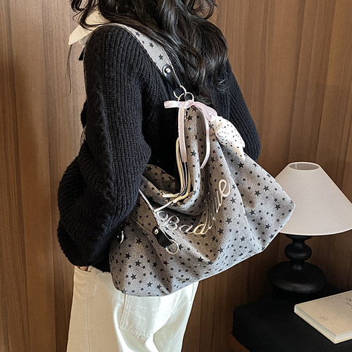 2026新款大容量通勤托特女包