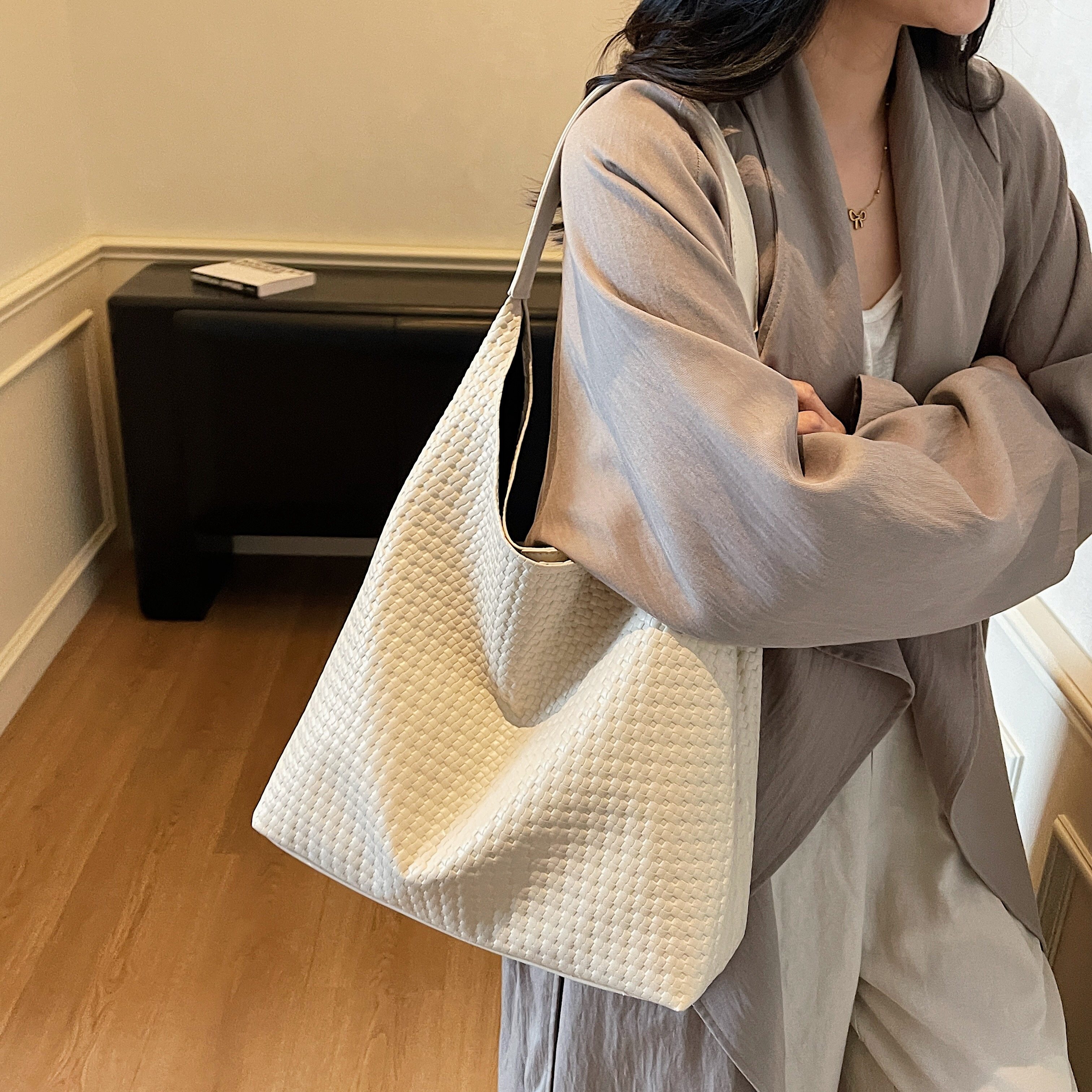 高级质感包包女款大容量轻奢复古