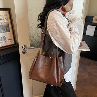 EUNICE 高级感真皮通勤单肩斜挎包 EXQUISITE复古手提水桶包包女款