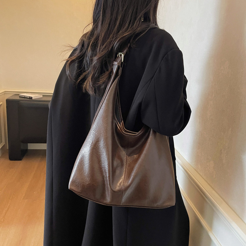 轻奢复古大容量单肩托特女包