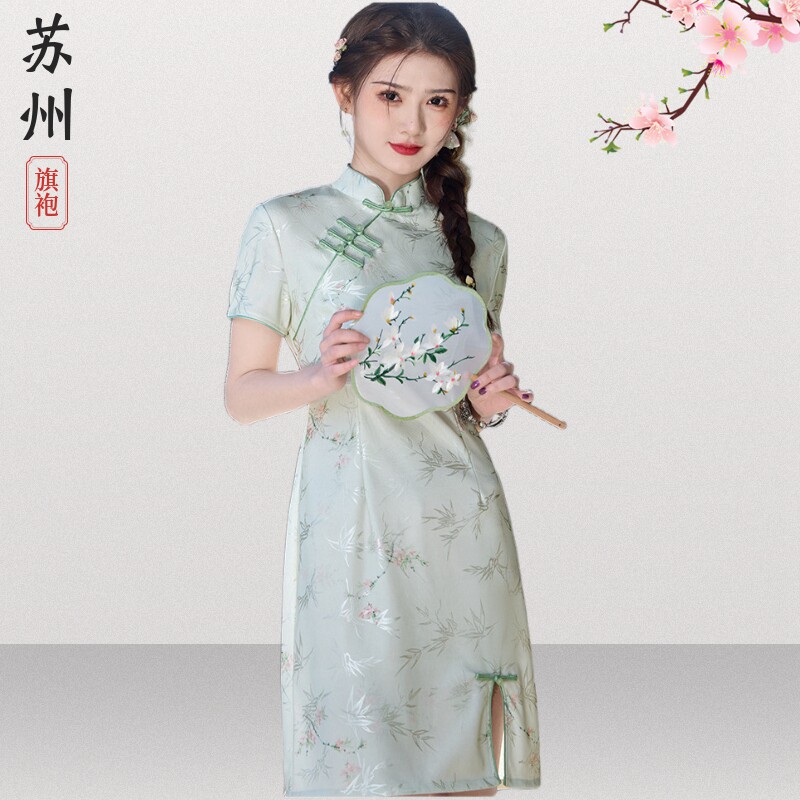 中式气质前开叉苏州时尚提花旗袍