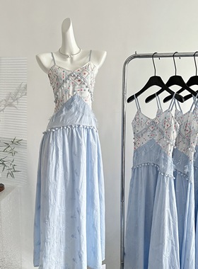 KARA批发丨羽鸢小众设计感新民族风浅蓝色A摆收腰吊带连衣裙特色