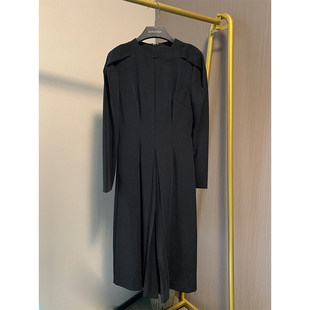 2056 复古赫尔本小黑裙连衣裙 纤依百秀 龙