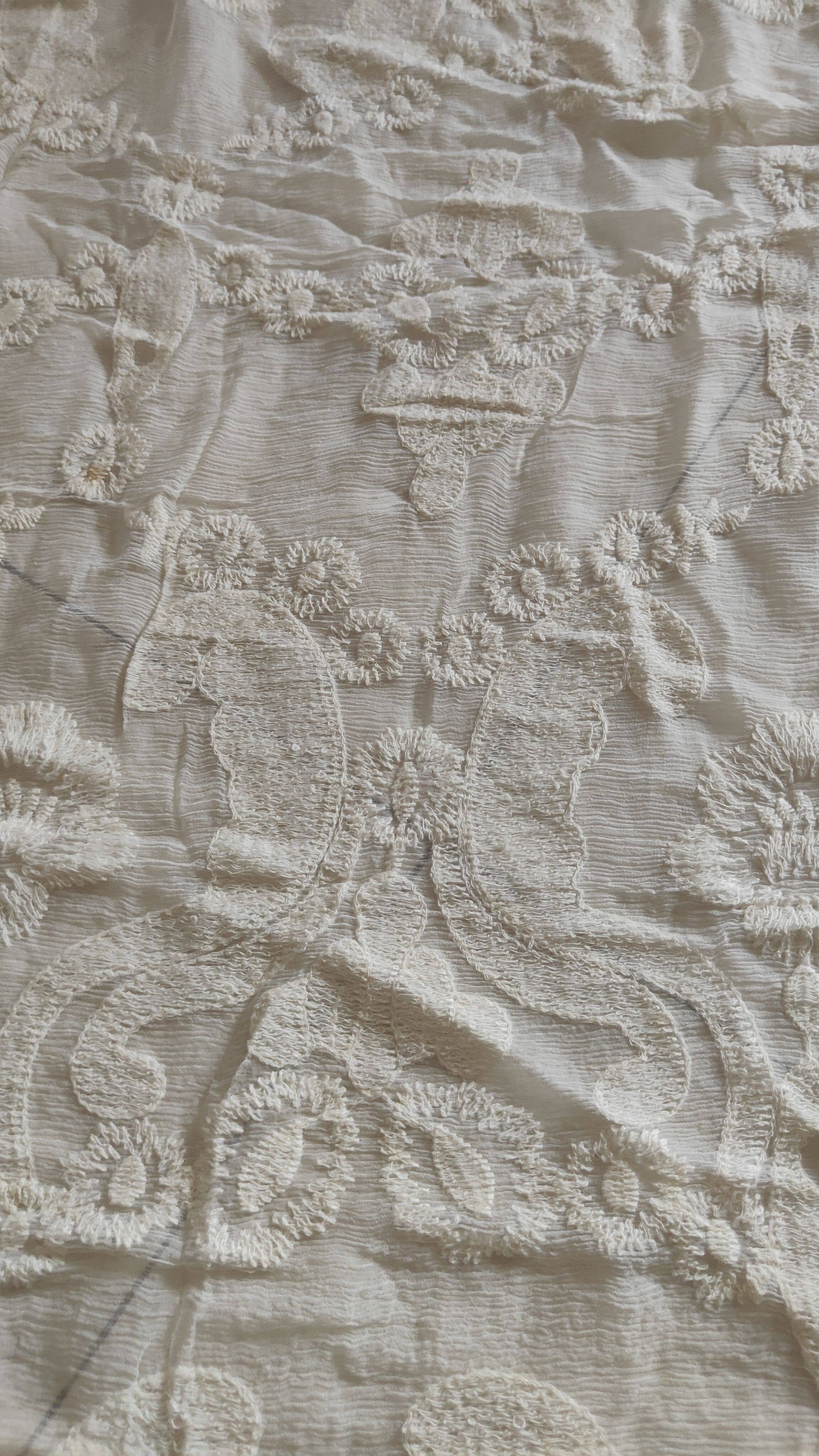 真丝绣花顺纡,棉线绣,浅米黄色