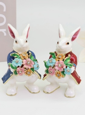 珐琅彩捧花兔摆件轻奢桌面装饰求婚戒指首饰盒家居饰品生日礼物