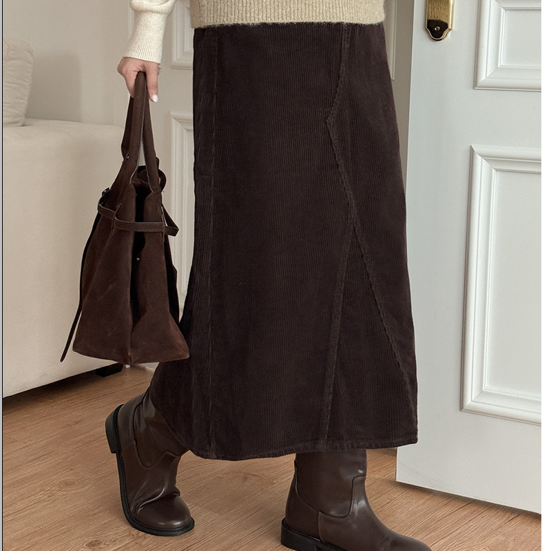 韩国代购大码女装2025靓丽冬装新款系扣显瘦条纹拼接条绒半身裙87